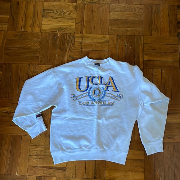 80โs VINtAGe UCLA sweater as is XL made in ๐บ๐ธ los Angeles university of cali - Picture 1 of 9